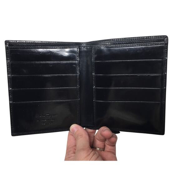 Ferragamo Bi-fold Wallet -  Double Gancini Enamel Black - Picture 2 of 16